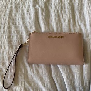 Michael Kors Jet Set Large Wristlet Wallet